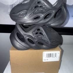 Yeezy FoamRunner Onyx Toddler 5k