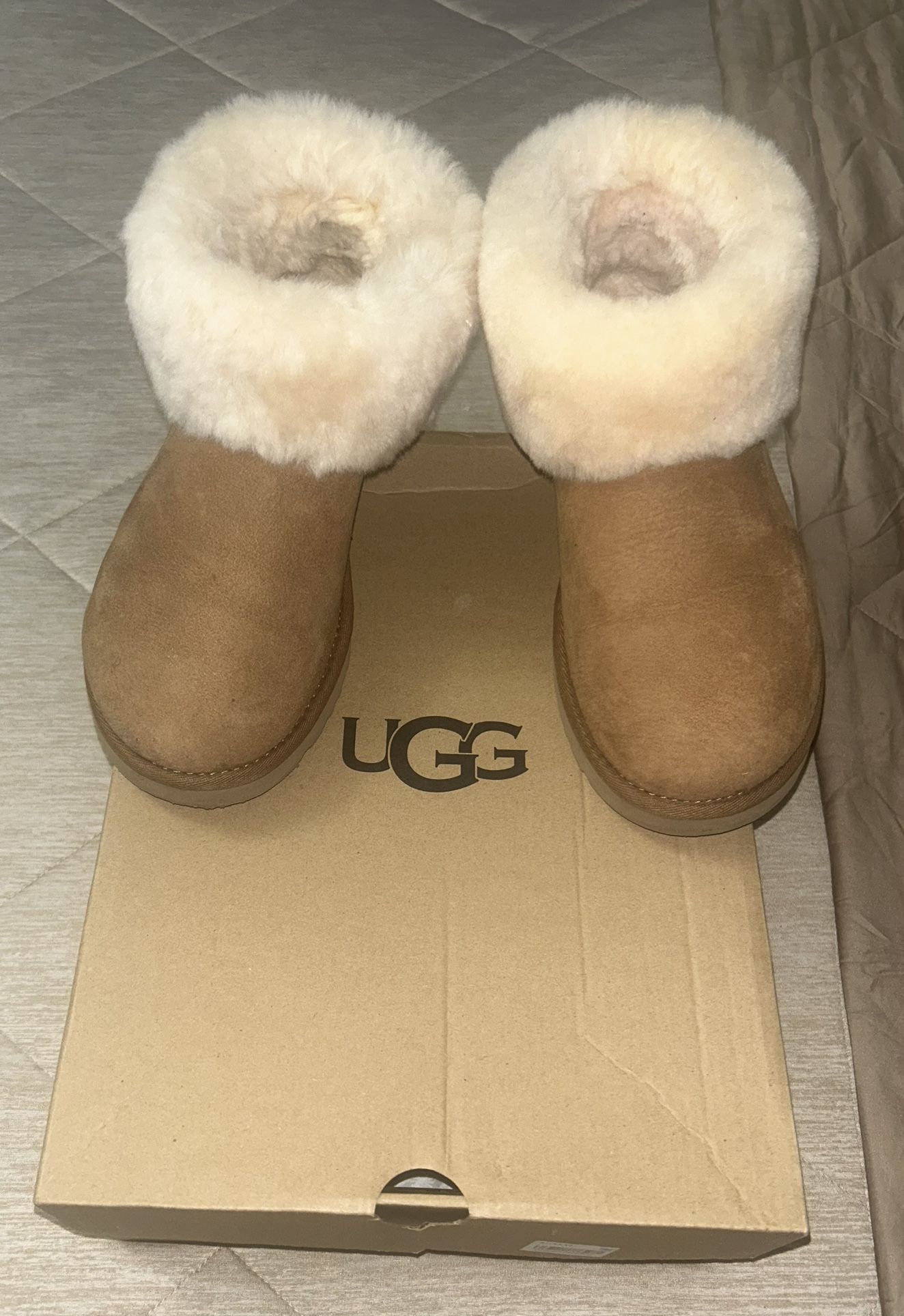 UGG CLASSIC MINI FLUFF
