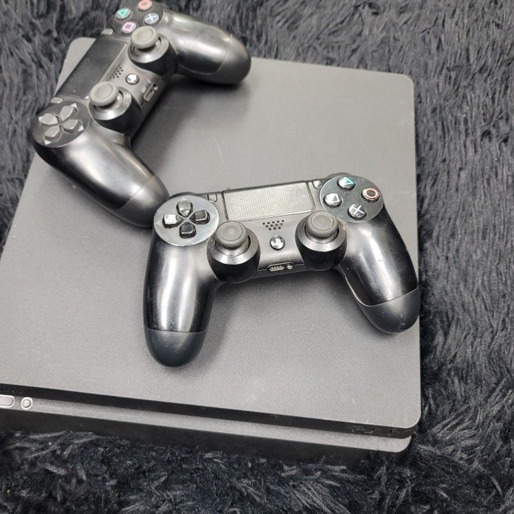 PS4 With CONTROLLER