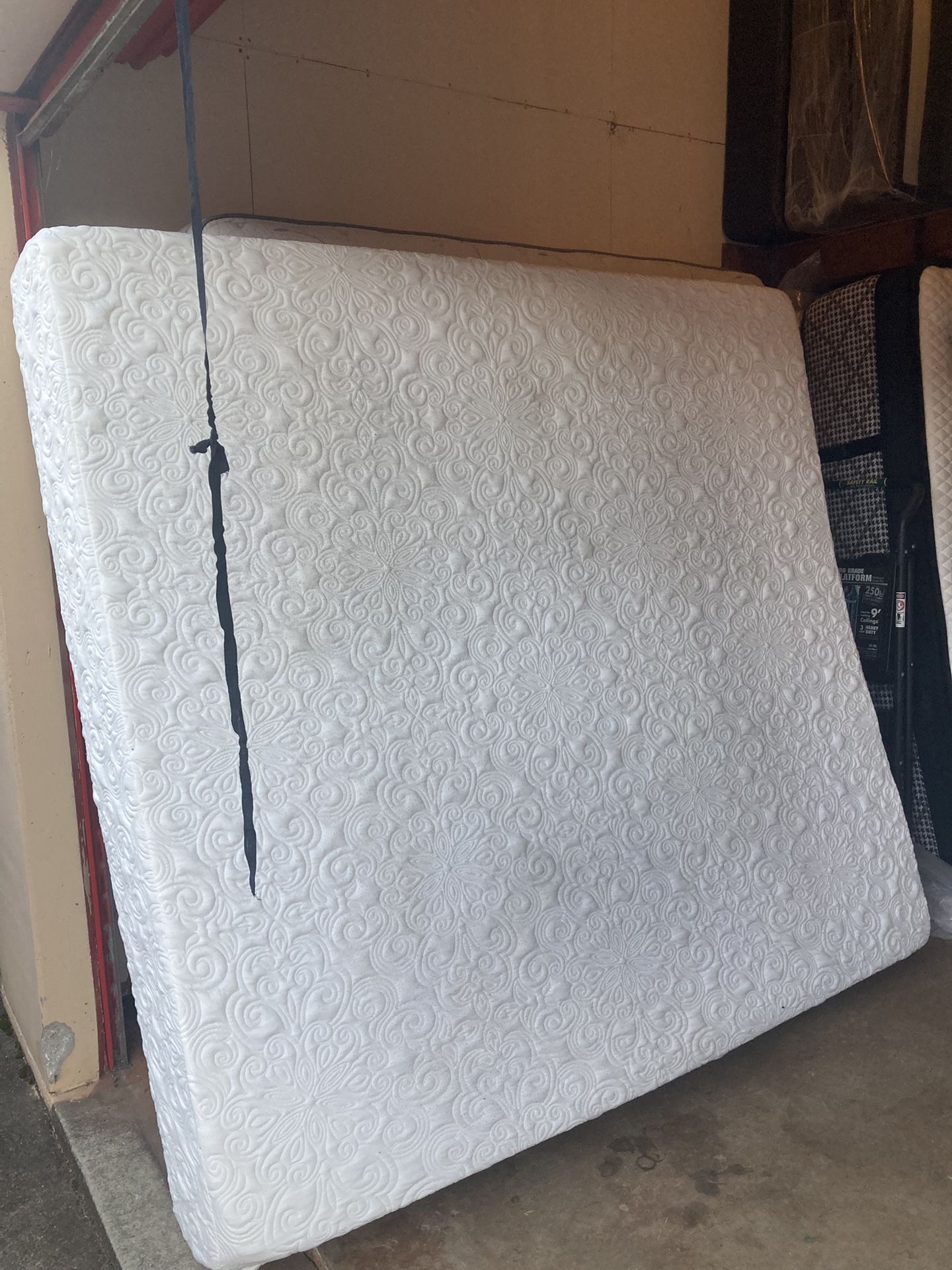 King Memory Mattress Used In Good Condition!