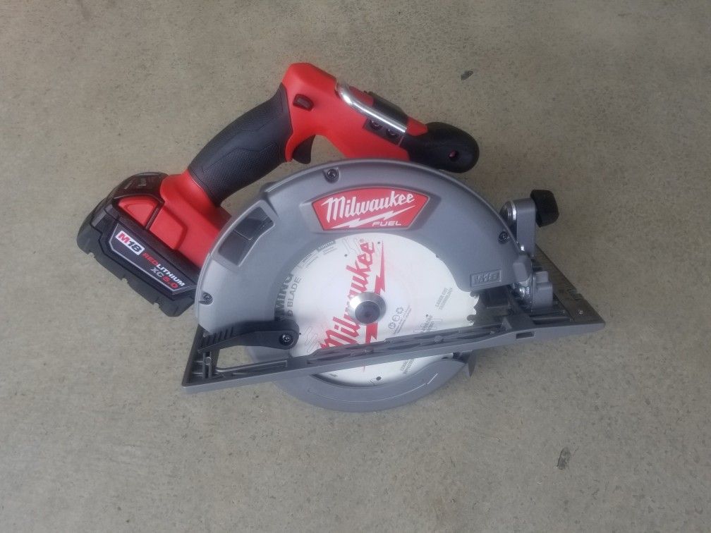 Milwaukee m18 BRUSHLESS circular saw