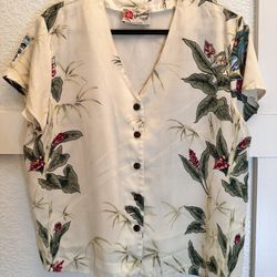 Hilo Hattie | Made In Hawaii | Women Blouse | Medium | Cream Tropical Print 
