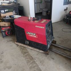 Welder. Lincoln Electric 225 Ranger