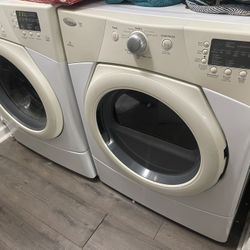 Whirlpool Duet Digital Washer Dryer Set