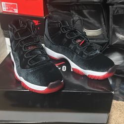 Jordan 11 Velvet