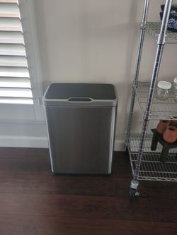 Stainless trash can