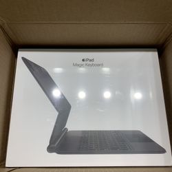 Apple Magic Keyboard For iPad Pro 11 Inch.
