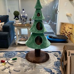 5’ Tall Cat Tree.  $40