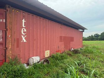 4 Containers 40ft - pick up only