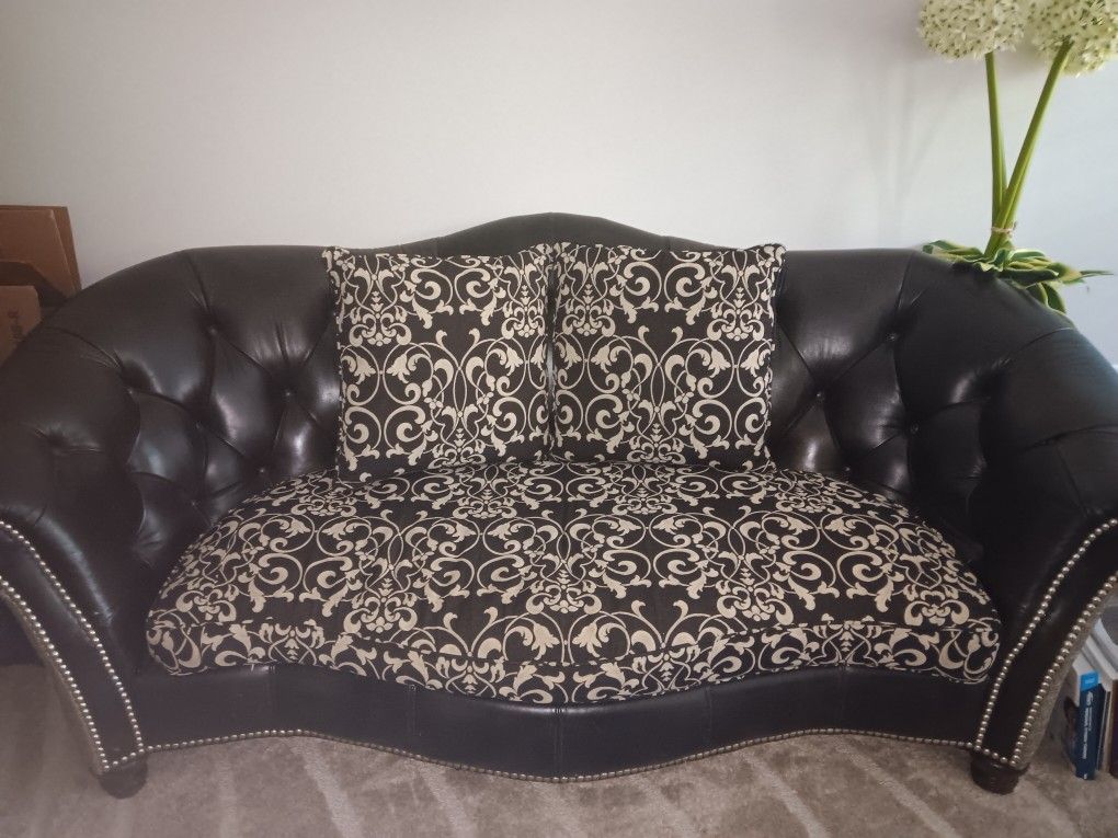 Comfortable Sofa For Sale