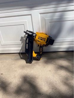 DEWALT 20-Volt 21º Cordless Framing Nailer (Tool-Only)