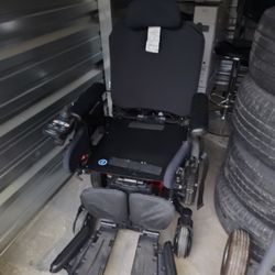 Quantum J4 Mobility Wheelchair Scooter