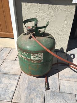 Air caddy Air tank with tire chuck