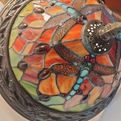 BEAUTIFUL VINTAGE DESIGN STAINED GLASS CEILING LIGHT, DRAGONFLY DESIGN

