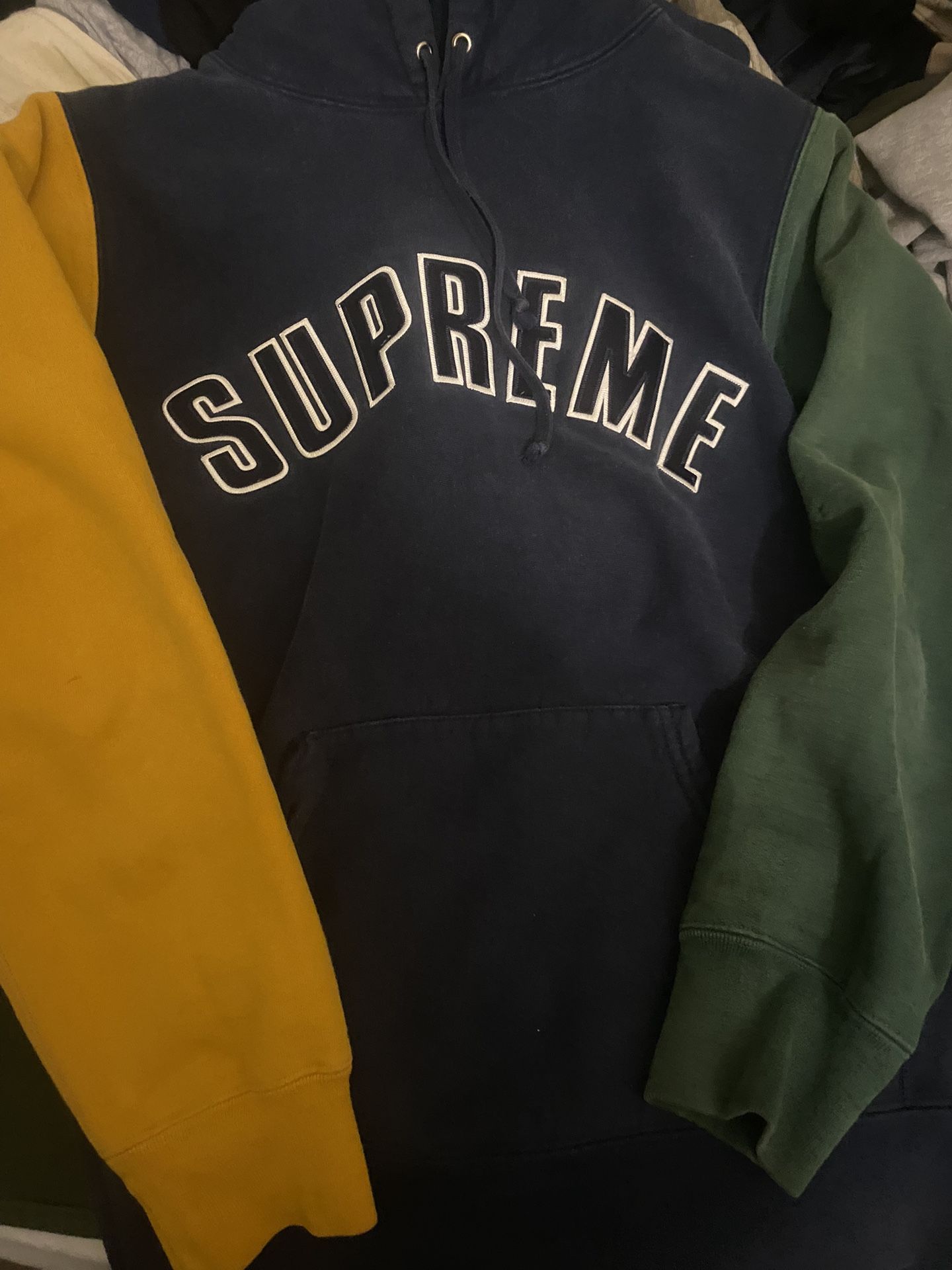 Supreme Hoodie 