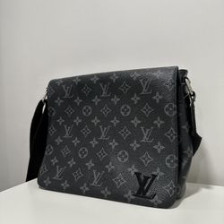 Louis Vuitton Messenger Bag