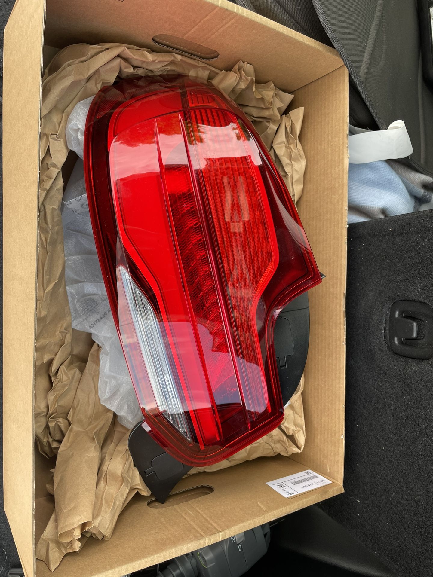 2 Series Tail Light Assembly