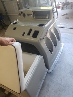 Center consel seat n tank