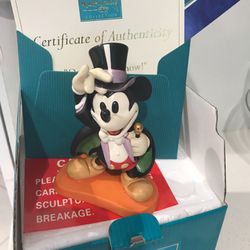 Walt Disney Collectors Society  1997 Mickey Mouse - On with the Show