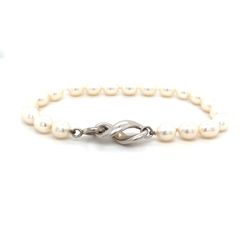 T&Co. 925 Infinity Clasp Pearl Bracelet