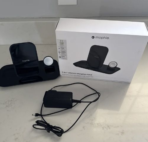 Mophie 3-in-1 Wireless Charging Stand