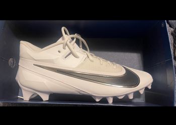 Football Cleats Size 15