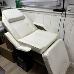Lash and Brow Chair 