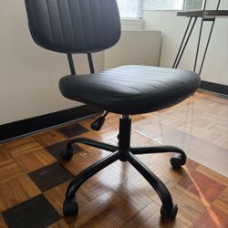 Black Leather Swivel Desk Chair