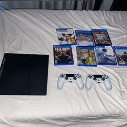 Playstation PS4 Console + 2 Dual Shock Controllers+ 7 Games 