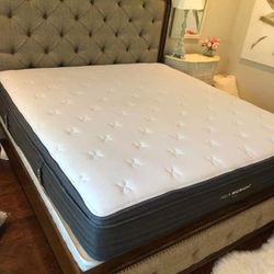 Helix Midnight Luxe Queen Size Mattress Bed- Like New