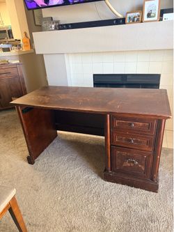 Free Solid Wood Office Desk – Must Pick Up & Carry Down Stairs