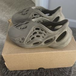 Size 11 Yeezy Foam Runners Kids