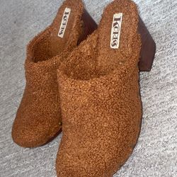 women’s brown teddy color fuzzy high heels (size 9)