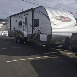 2015 Travel Trailer With Pop Out. 