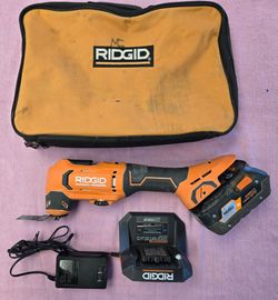 Ridgid R86241 Multi-Tool with Battery