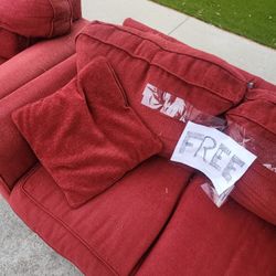 Free Furniture 