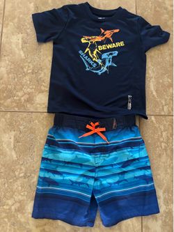 Boys swimsuit outfit size 5/6