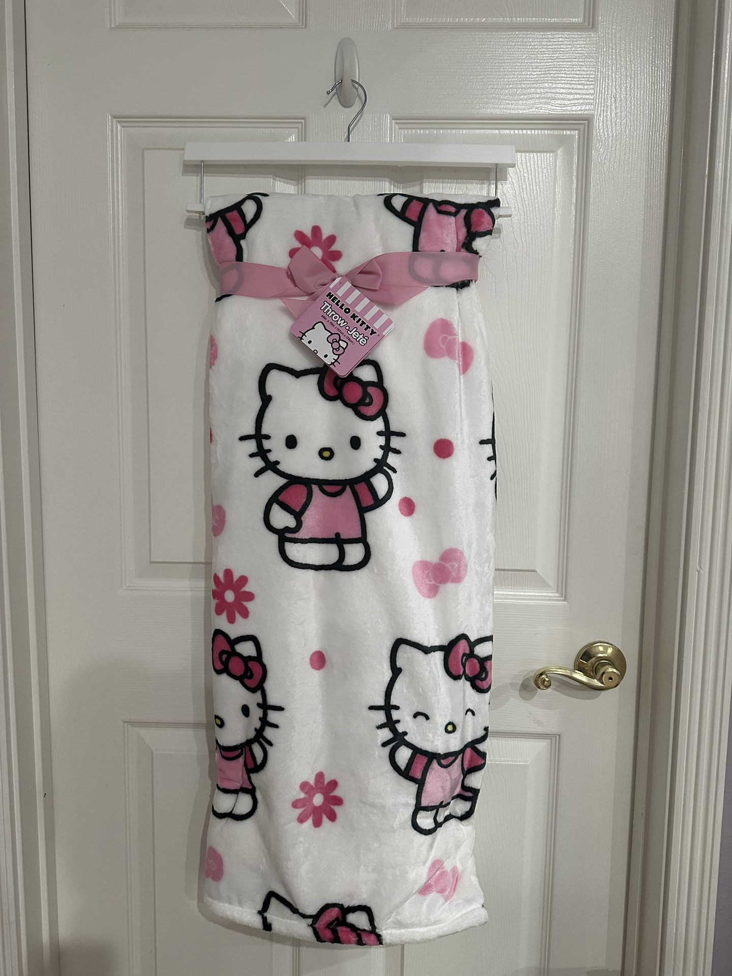 New Sanrio Hello Kitty Girly Pink Daisy Flower Blanket Throw