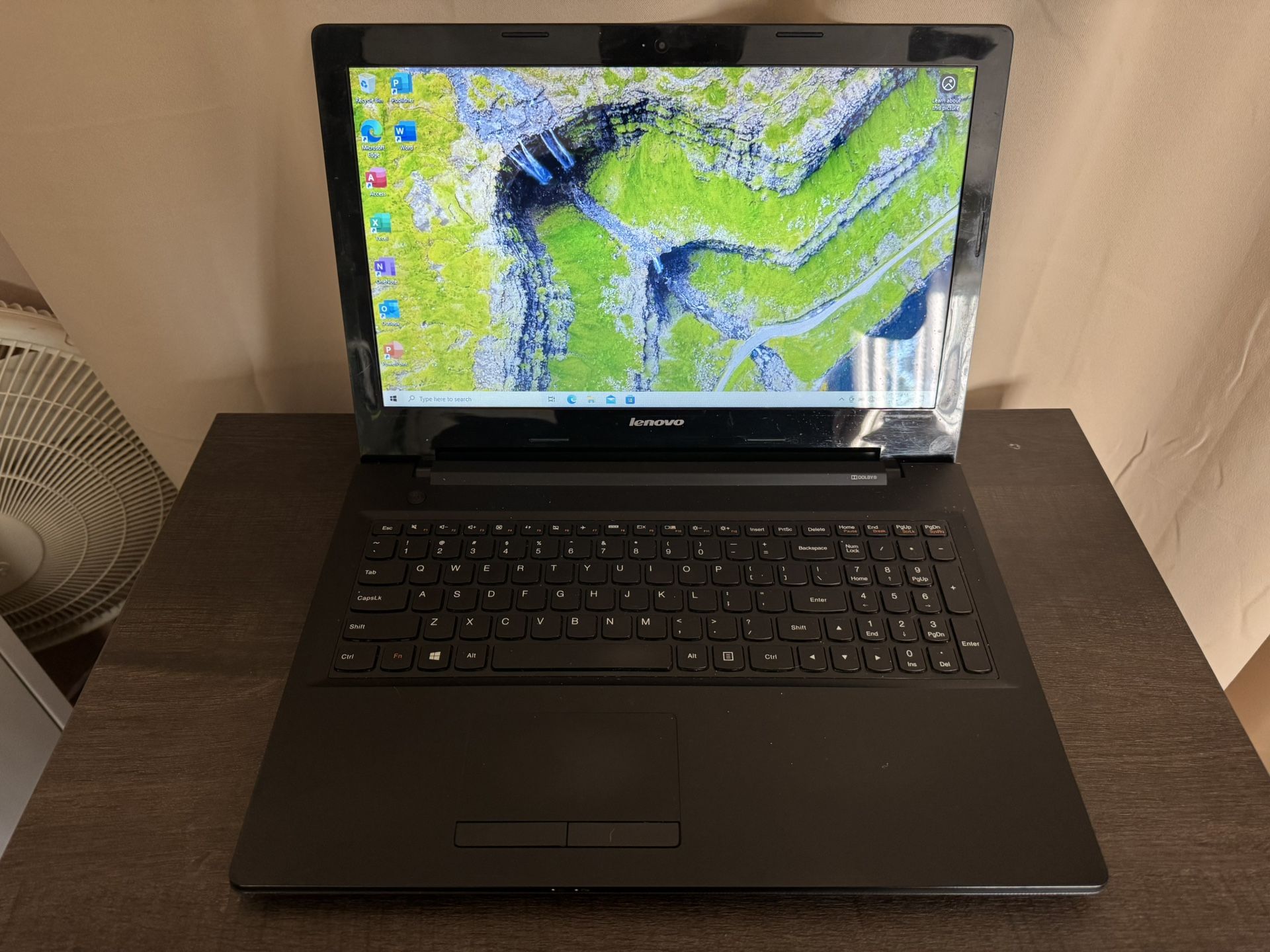 Lenovo G50 - 256 GB SSD - 8 GB RAM - Intel i3 - Windows 10 IoT - Microsoft Office 2021