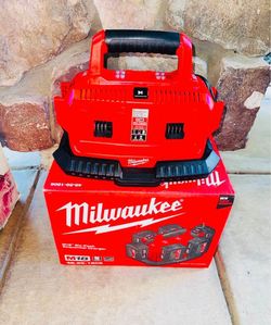 Milwaukee M18 18-Volt Lithium-Ion 6-Port Sequential Battery Charger New
