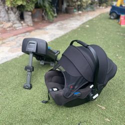 Nuna Carseat and Base 