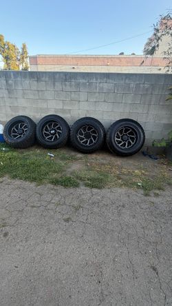 Silverado hd2(contact info removed) Rims 20”