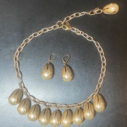 Vintage Lenora Dame Faux Pearl Necklace 