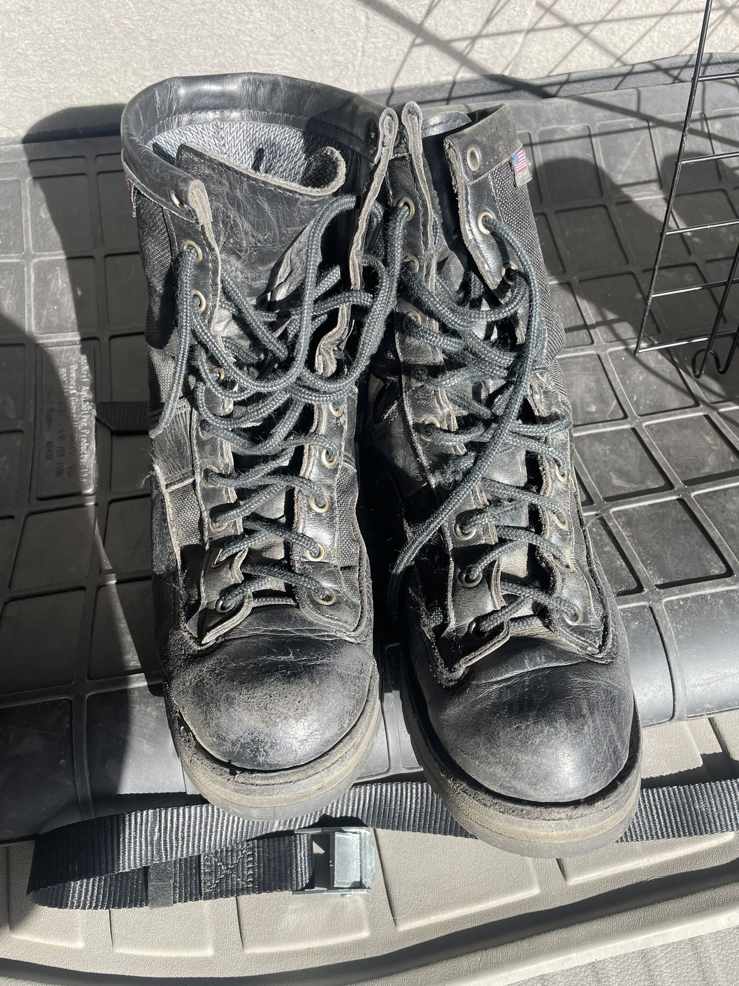 Used danner Acadia Boots. Men’s 6EE (wide)