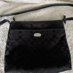 Coach Purse In Great Condition !