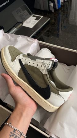 Travis Scott Medium Olive