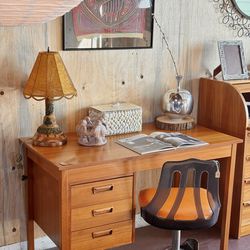 🦓 VINTISH INTERIORS 🦓 Solid Danish Teak Three Drawer Desk