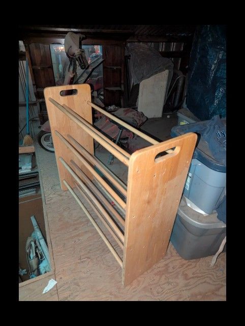 WOODEN BLANKET RACK