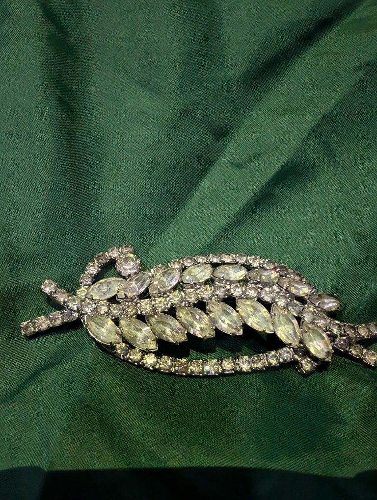 Vintage Rhinestone Brooch