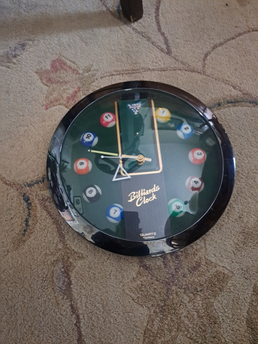 POOL TABLE CLOCK